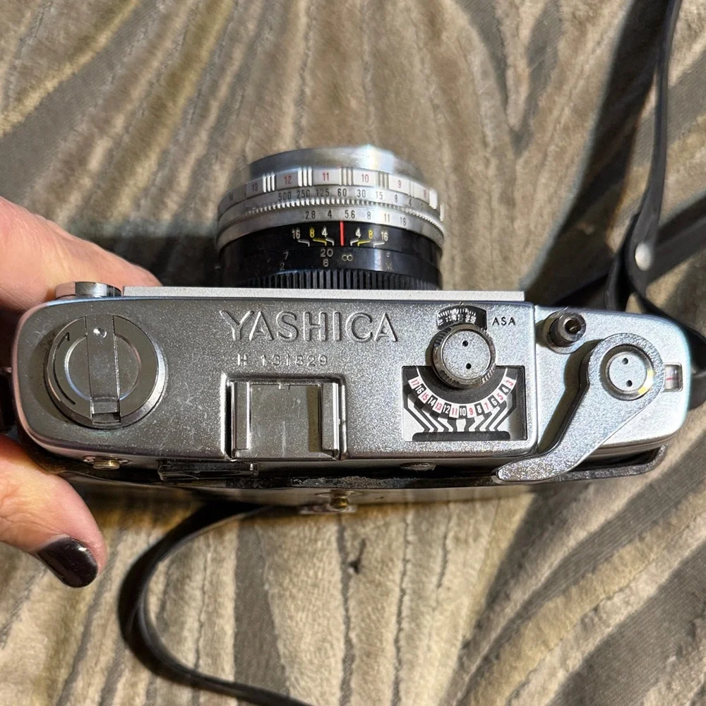 Yashica capture moments